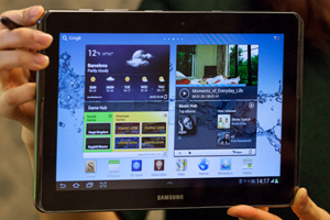Samsung To Launch 10-Inch Tablet