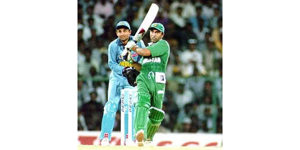 saeed anwar 194 runs